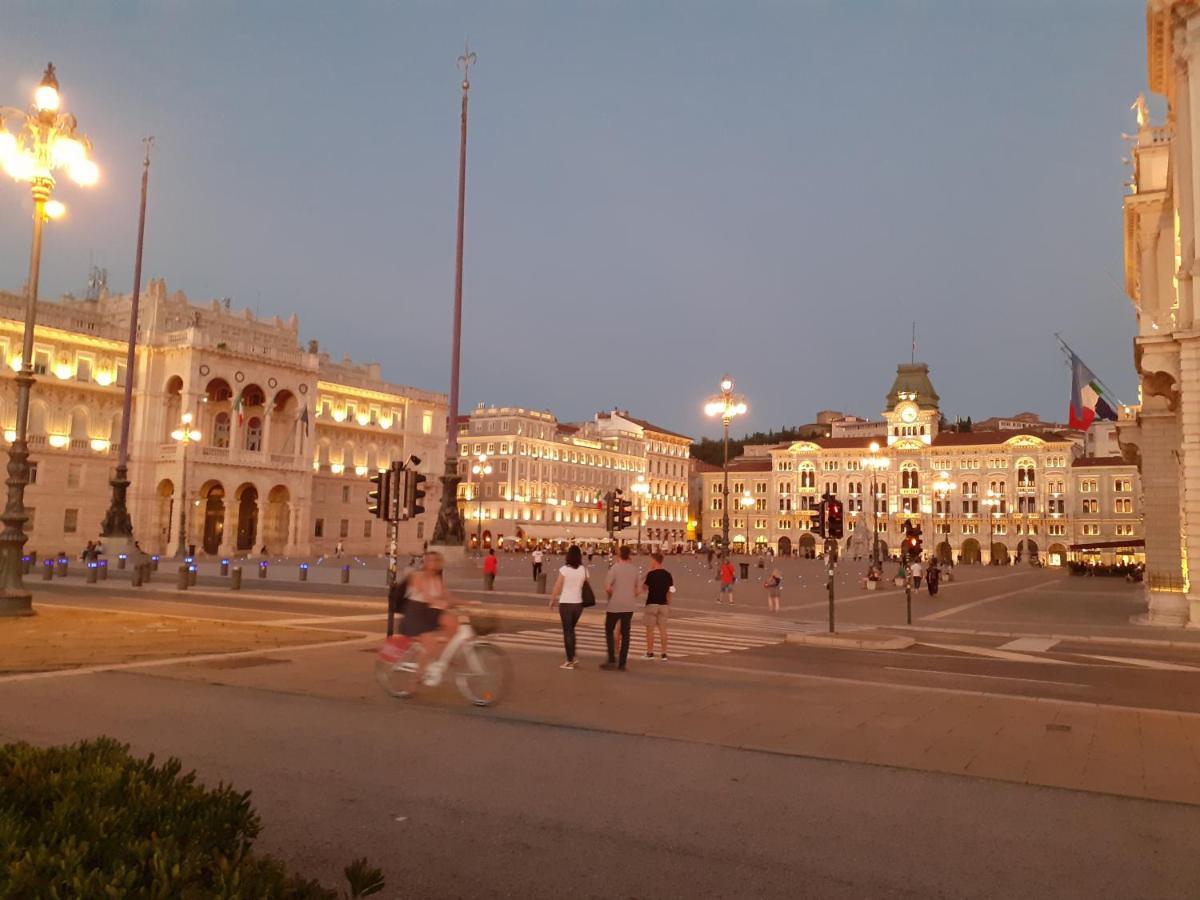 Aparthotel Piazza Unità Trieste Italia Exterior foto