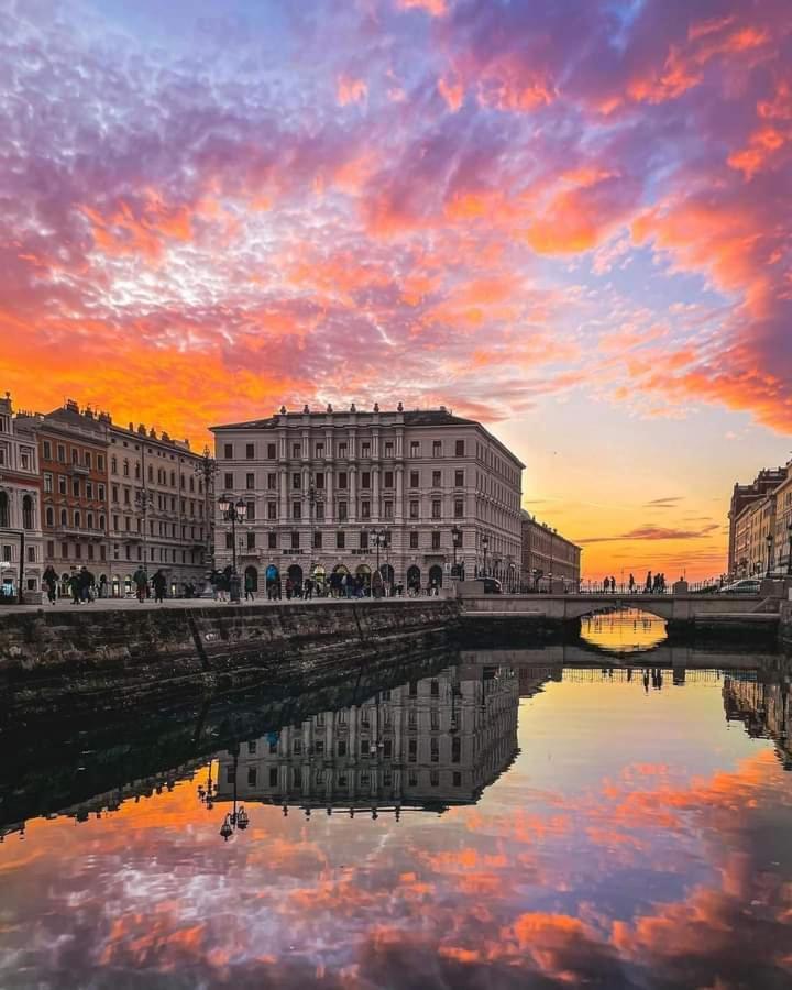 Aparthotel Piazza Unità Trieste Italia Exterior foto